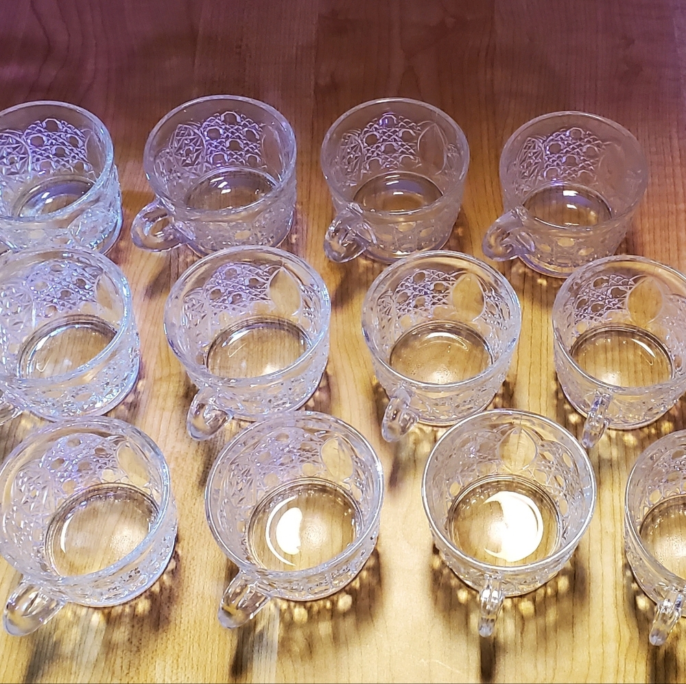 Vintage L. E. Smith Glass Daisy and Button Punch Bowl Set - Picture 11 of 11